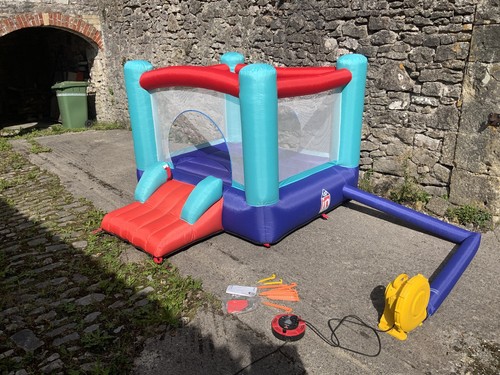 Kids bouncy castle - castle, blower